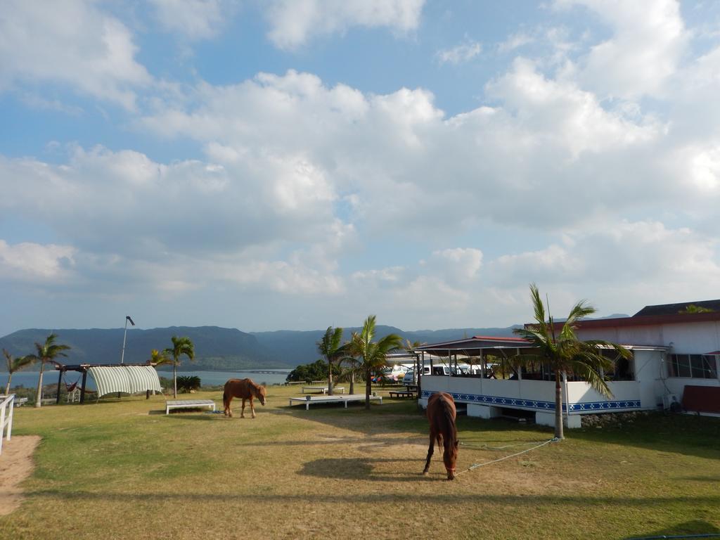 Iriomotejima Monsoon Hotel Urauchi Bagian luar foto
